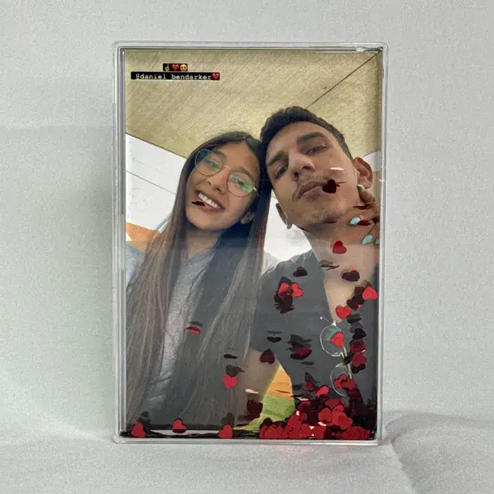 בלוק קונפטי לבבות אדומים