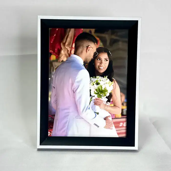 מסגרת לבן שחור 15/20 ס"מ