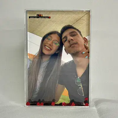 בלוק קונפטי לבבות אדומים